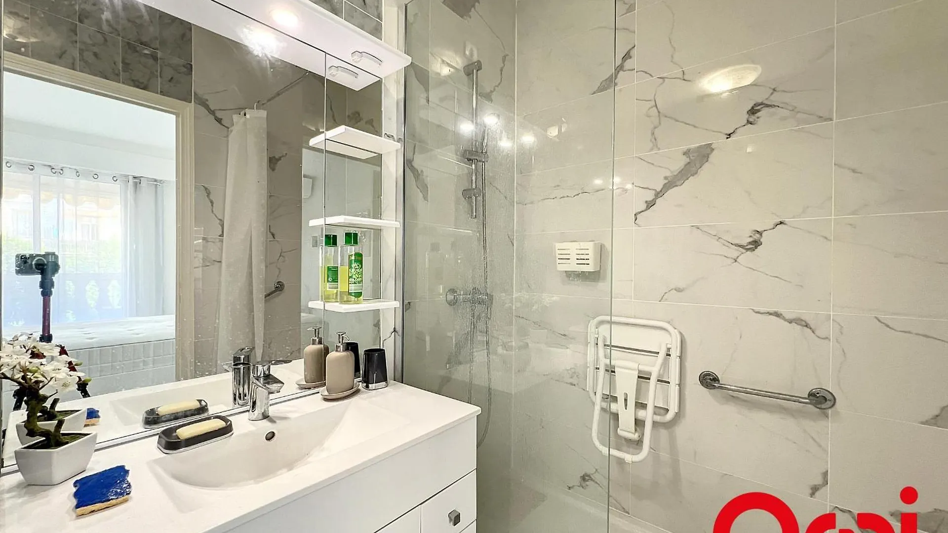 Appartement Central Proche Plages Avec Piscine, Sauna, Parking Et Climatisation - Fr-1-647-23 Menton France